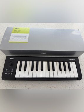 microKEY USB MIDI Keyboard Controller 25 - Black/White